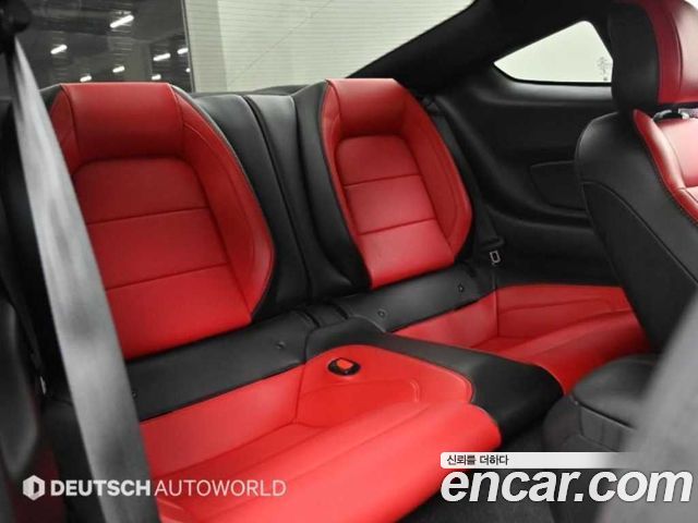 Ford Mustang 2022 — photo 12