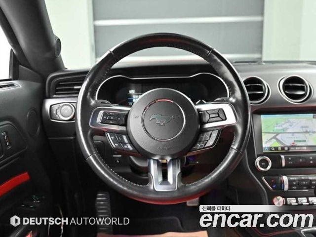 Ford Mustang 2022 — photo 13