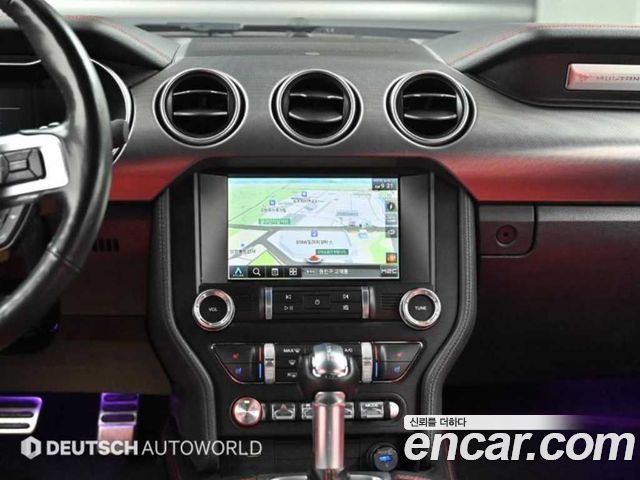 Ford Mustang 2022 — photo 14