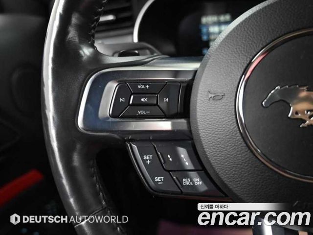 Ford Mustang 2022 — photo 17