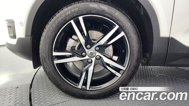 Volvo XC40 2019 — photo 5