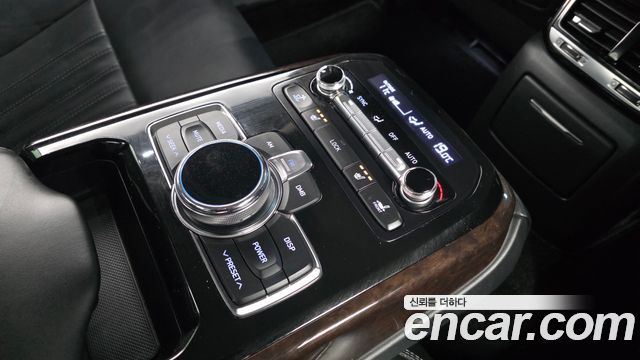 Genesis EQ900 2016 — photo 19