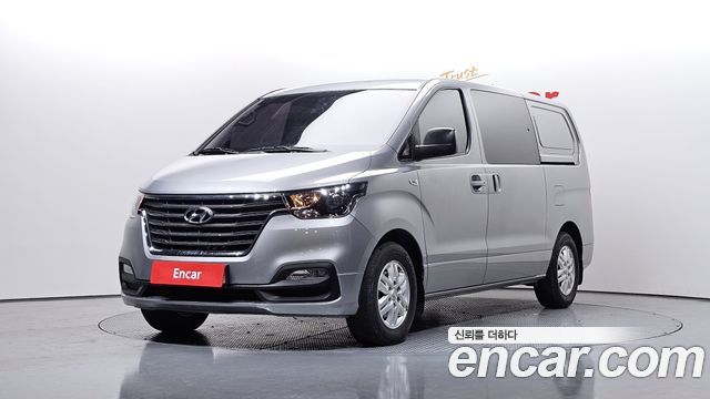 Hyundai Starex 2019 — photo 1