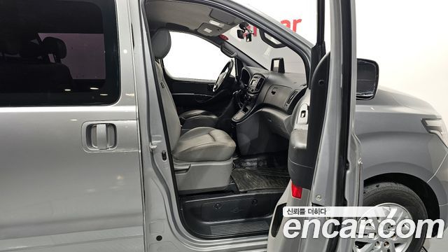 Hyundai Starex 2019 — photo 11