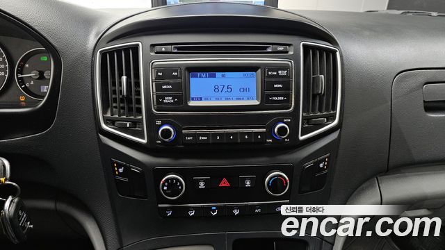 Hyundai Starex 2019 — photo 15