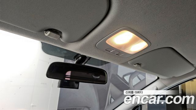 Hyundai Starex 2019 — photo 18