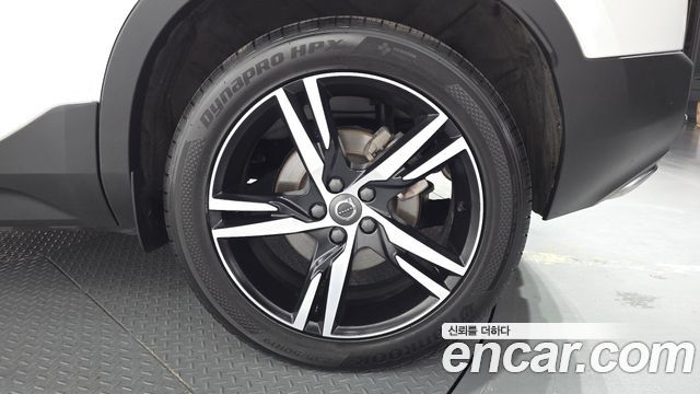 Volvo XC40 2020 — photo 5
