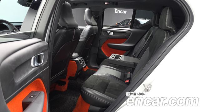 Volvo XC40 2020 — photo 12