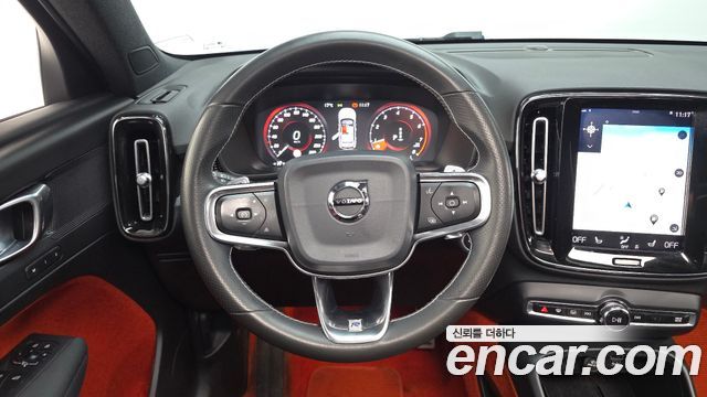 Volvo XC40 2020 — photo 13
