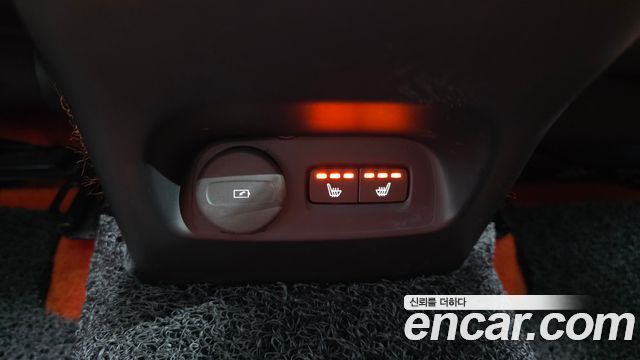 Volvo XC40 2020 — photo 19