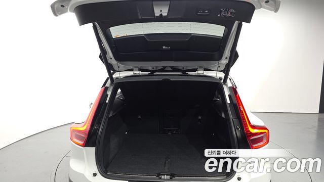 Volvo XC40 2020 — photo 20
