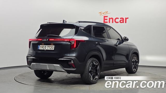 Kia Seltos 2023 — photo 2