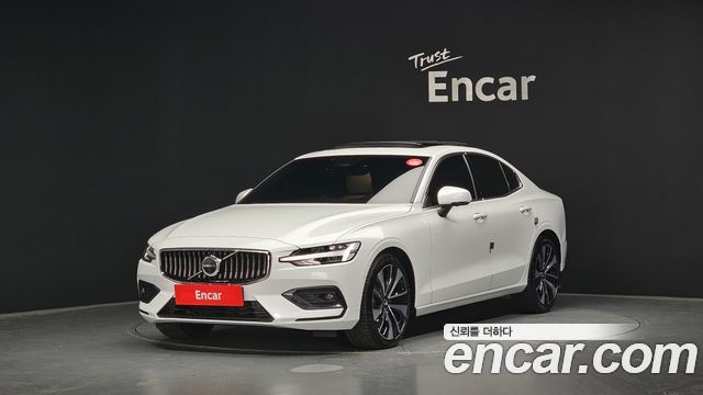 Volvo S60 2024 — photo 1