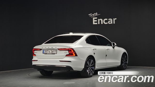 Volvo S60 2024 — photo 2