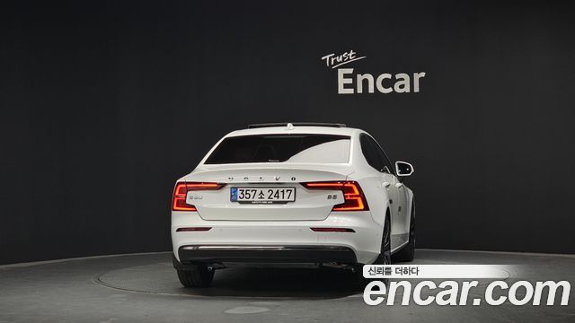 Volvo S60 2024 — photo 4