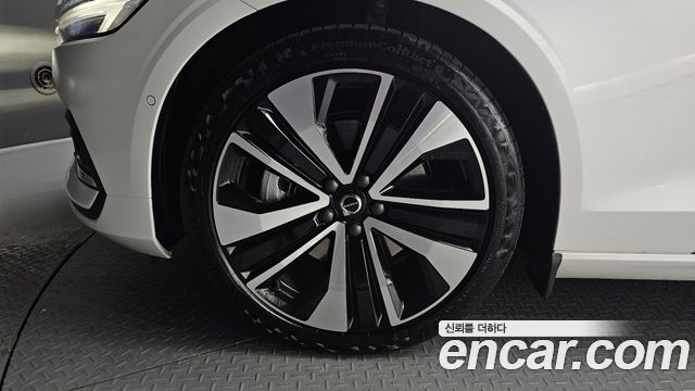 Volvo S60 2024 — photo 5