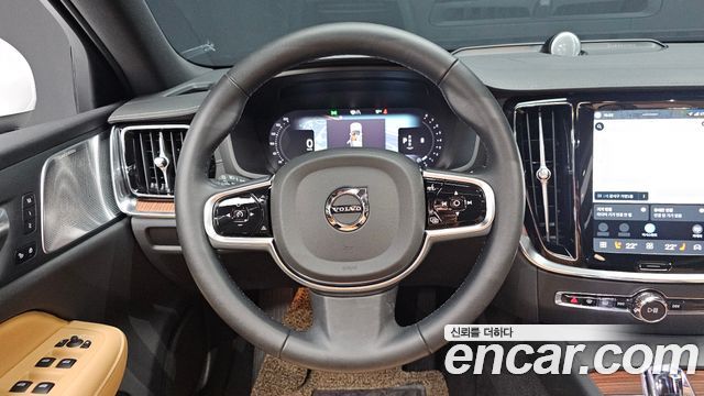 Volvo S60 2024 — photo 13