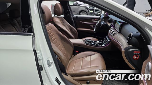 Mercedes-Benz E-Class 2018 — photo 10