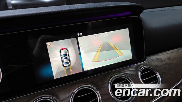 Mercedes-Benz E-Class 2018 — photo 15
