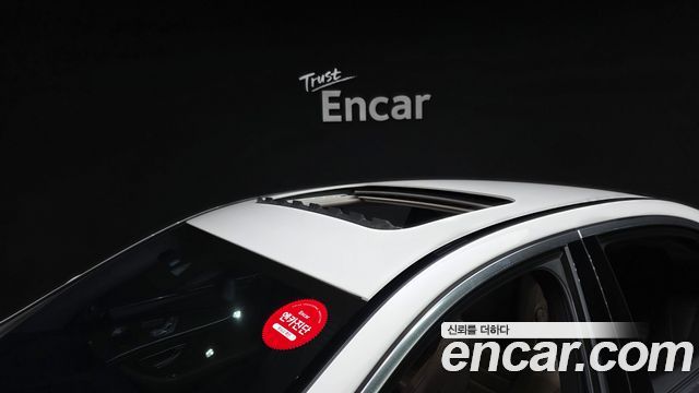Mercedes-Benz E-Class 2018 — photo 16