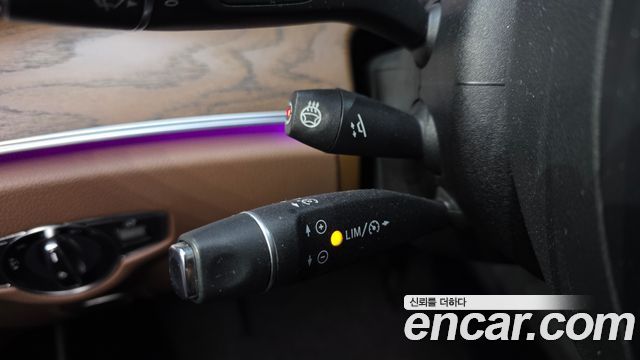 Mercedes-Benz E-Class 2018 — photo 19