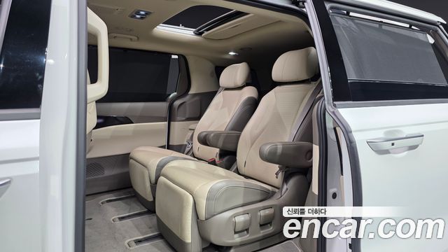 Kia Canival 2021 — photo 12