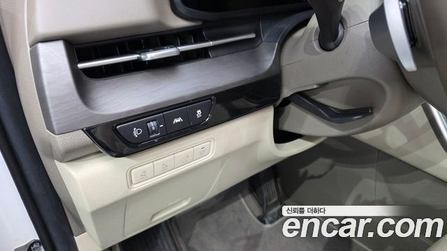 Kia Canival 2021 — photo 16