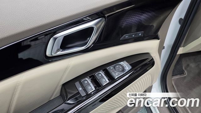 Kia Canival 2021 — photo 18