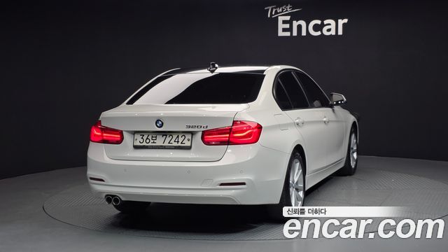 BMW 3-Series 2018 — photo 2