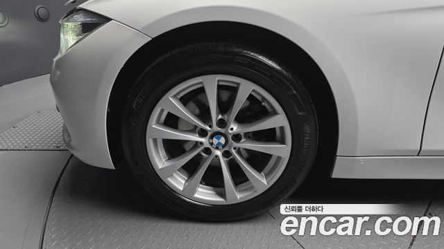 BMW 3-Series 2018 — photo 5