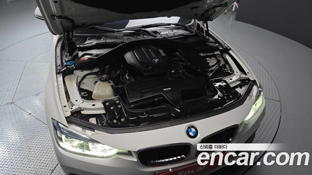 BMW 3-Series 2018 — photo 6