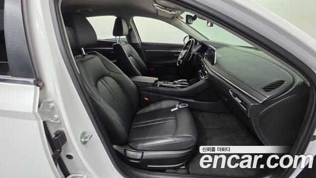 Hyundai Sonata 2022 — photo 10