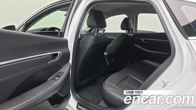 Hyundai Sonata 2022 — photo 18