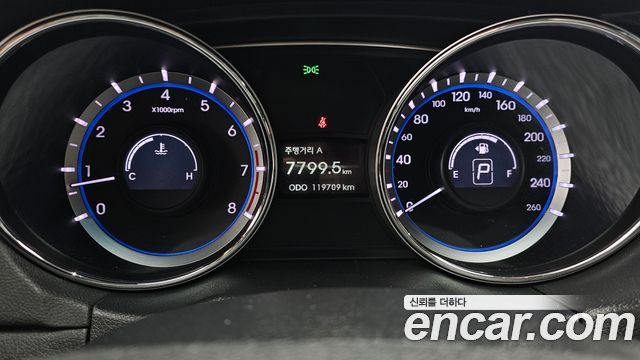 Hyundai Sonata 2012 — photo 8