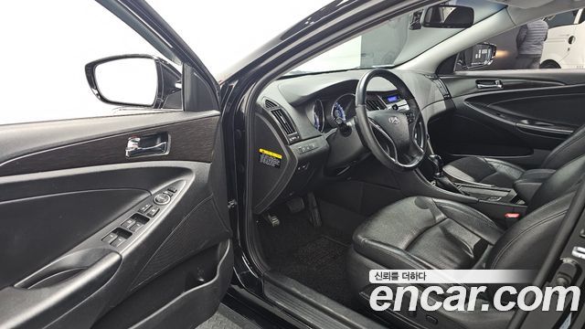 Hyundai Sonata 2012 — photo 11