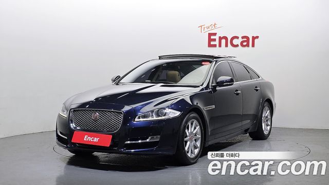 Jaguar XJ 2016 — photo 1