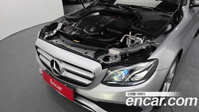 Mercedes-Benz E-Class 2018 — photo 6