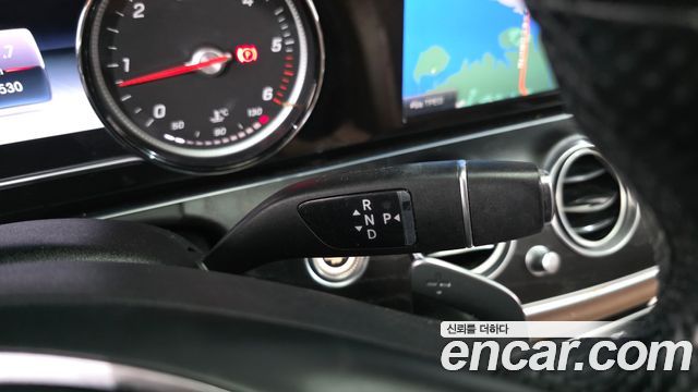 Mercedes-Benz E-Class 2018 — photo 9