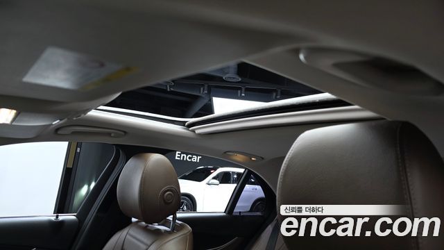 Mercedes-Benz E-Class 2018 — photo 19