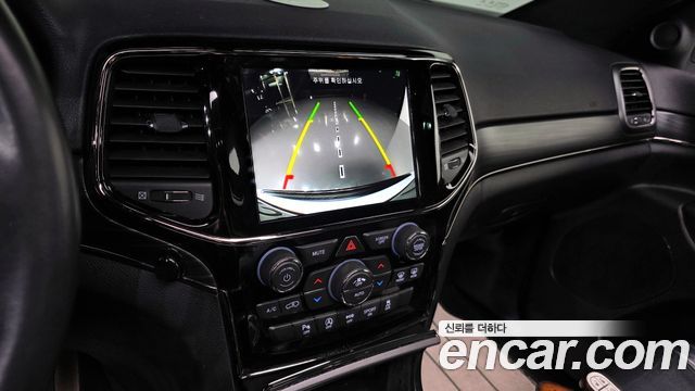 Jeep Cherokee 2020 — photo 16
