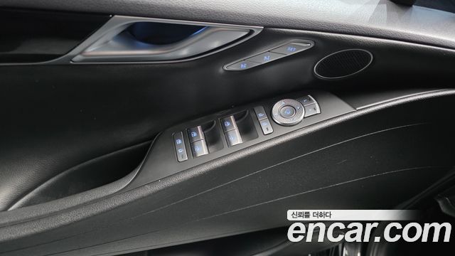 Genesis G80 2022 — photo 14
