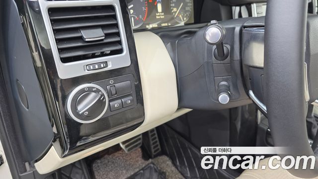 Land Rover Range Rover 2010 — photo 15