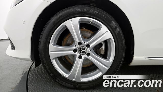 Mercedes-Benz E-Class 2018 — photo 5