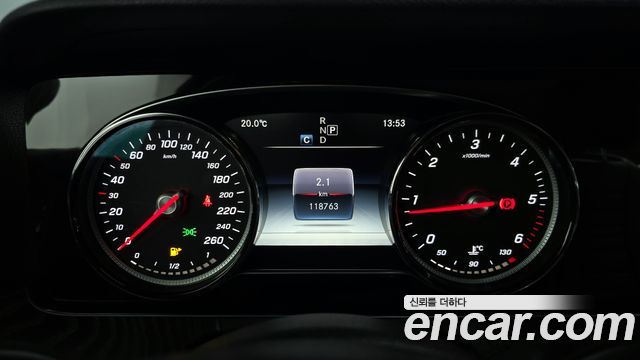 Mercedes-Benz E-Class 2018 — photo 8