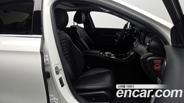 Mercedes-Benz E-Class 2018 — photo 10