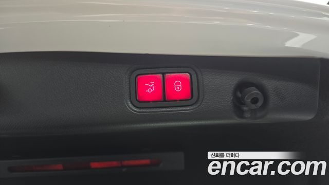 Mercedes-Benz E-Class 2018 — photo 20
