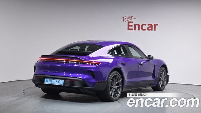 Porsche Taycan 2025 — photo 2
