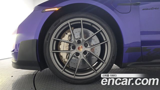 Porsche Taycan 2025 — photo 5