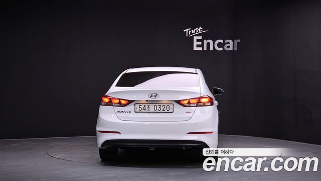 Hyundai AVANTE 2017 — photo 4
