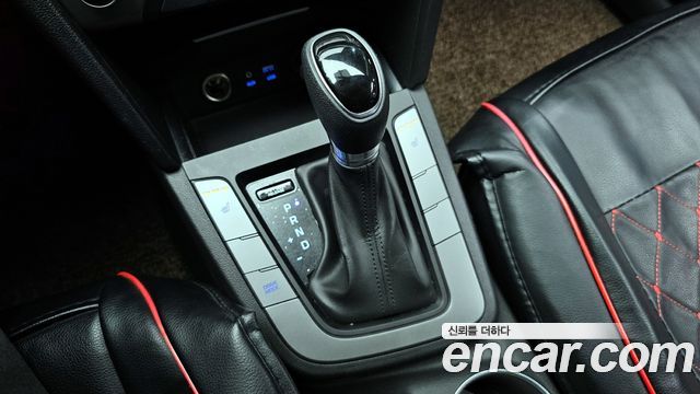 Hyundai AVANTE 2017 — photo 9